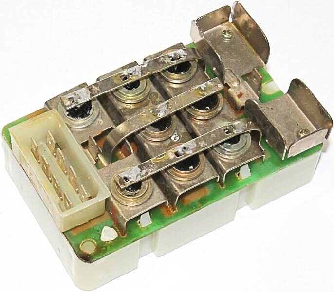 Sprieguma regulators IŻ 350-4 12V БПВ 14-10 8А